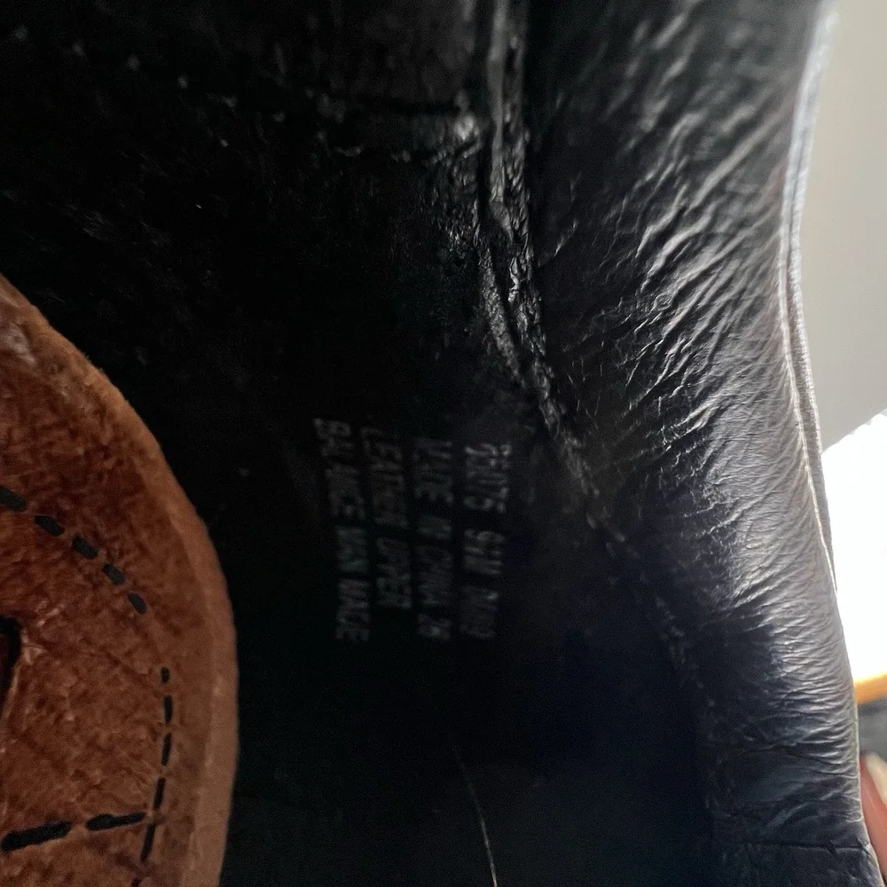Clarks Artisan Active Air Women's Black Leather Booties Side Zip Size 9.5